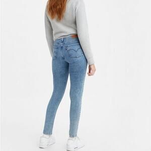 Levi's 721 High Waist Skinny Jeans SIZE 25x30 Light Wash Ripped Distressed NEW